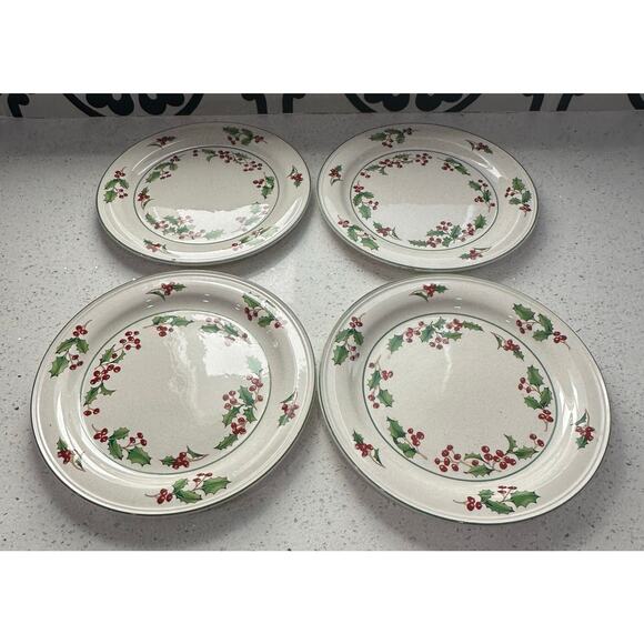 Vintage Sango White Christmas 4 Dinner Plates - Picture 1 of 3